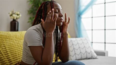 Exploring the Impact of Stress and Anxiety on Dismantling Braids in Dreams