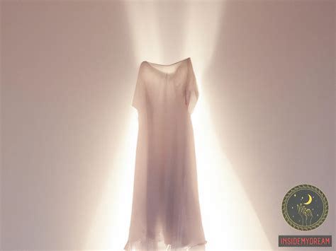 Exploring the Significance of a White Dress in Dreams