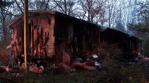 Exploring the Symbolism of a Dream: Deciphering the Fire-Ravaged Dwelling of Family Members