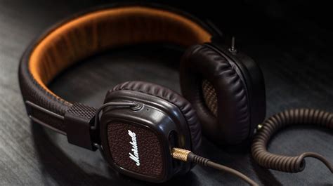 Exploring the World of Headphones: A Beginner's Comprehensive Guide