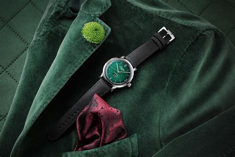 Exploring the potential health implications of displaying the color green on timepieces