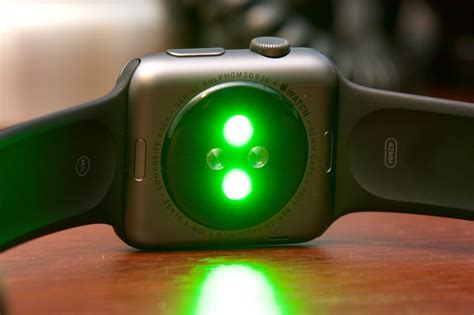 Factors Affecting the Accuracy of Green Light Measurements on the Apple Watch