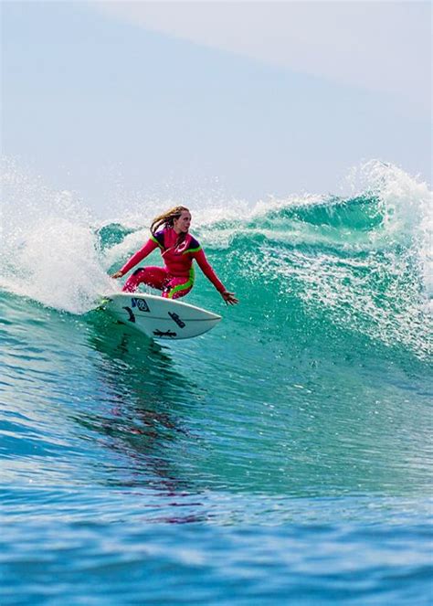 From Fear to Triumph: How Female Surfers Overcome the Daunting Waves