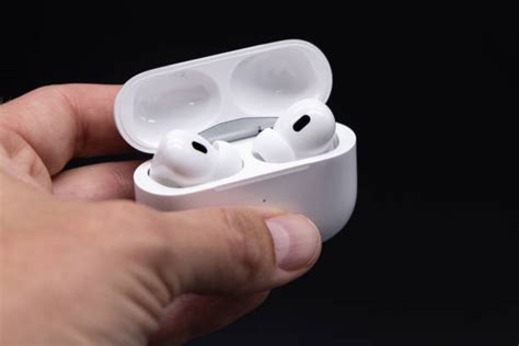 Functionality of AirPods in the event of misplacement