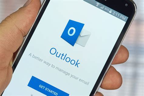 Getting Started: Downloading the Outlook App