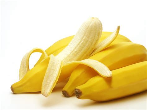 Highlighting the Amusing Role of Bananas in Women's Everyday Conversations