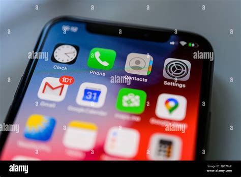 How to Place a Symbol on Your iPhone 11 Start Interface