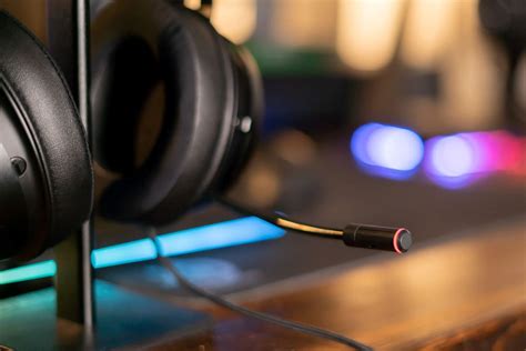 Improving Sound Quality: External Microphones vs. Earphones