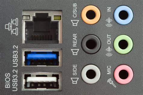 Inserting the Jack into the Computer's Audio Port