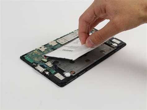 Installing the Battery for Your Compact Tablet