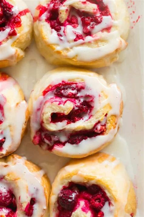 Irresistible Sweet Roll Fillings and Toppings to Try