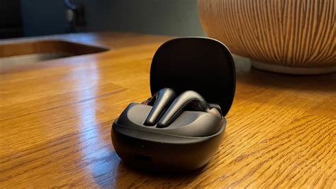 Managing Multiple Devices with the 1more Wireless Earbuds