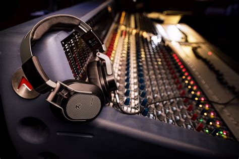 Mastering Headphone Audio Controls for Enhanced Listening Experience