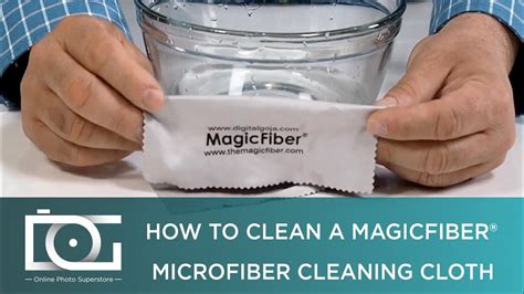 Method 1: Utilizing Microfiber Cloth and Water