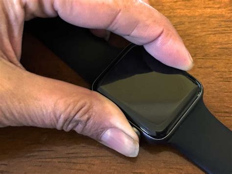 Method 2: Force shutdown your Apple Watch