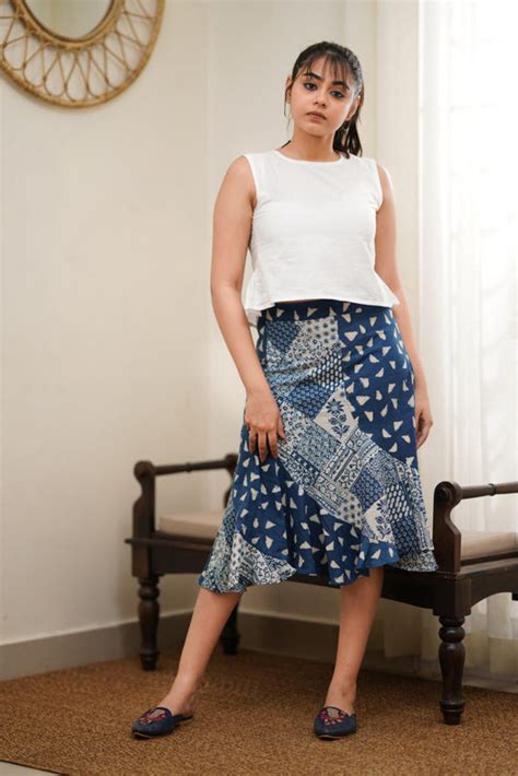 Must-Have Accessories to Enhance Your Stylish Indigo Skirt Ensemble