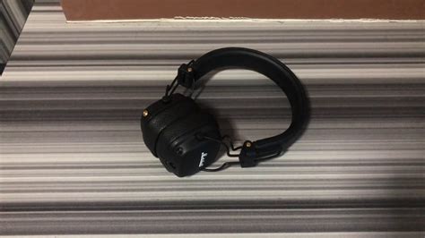 Pairing Marshall Headphones with Bluetooth Devices