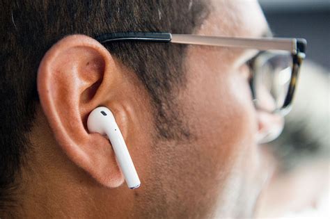 Pairing your iPhone with Apple Earphones