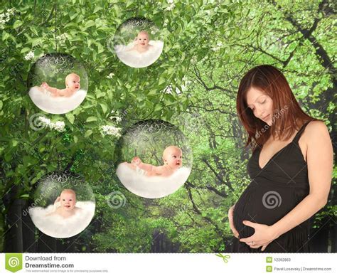 Real-Life Experiences of Expectant Mothers and Grape Dreams