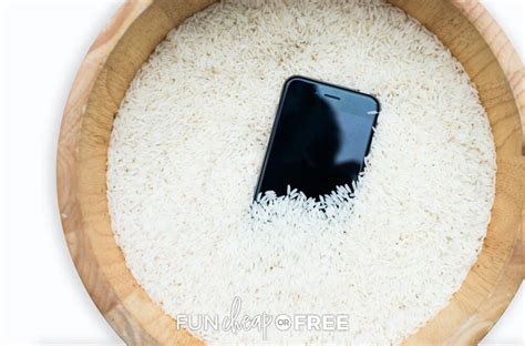 Save Your iWatch with a Bag of Uncooked Rice