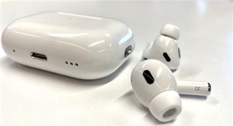 Setting Up the Left AirPods Pro Earphone: A Step-by-Step Guide