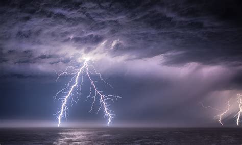 Spectacular Sightings: Witnessing Marvelous Ribbon Lightning in Action