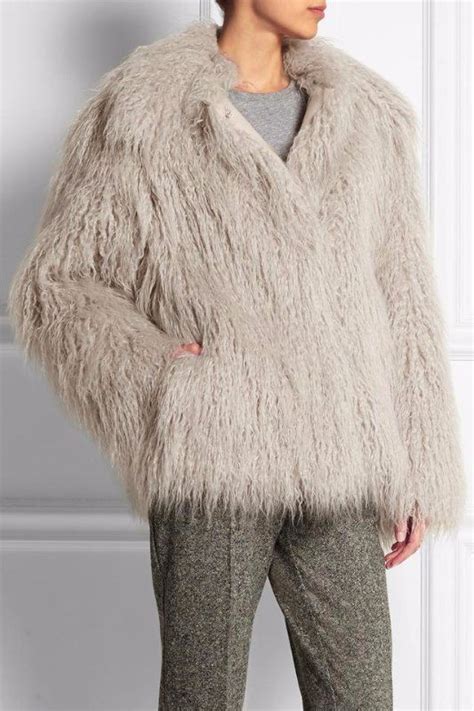 Sustainable Fashion: Why Faux Fur is the Future