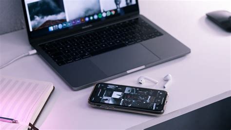 Switching AirPods between Multiple Devices