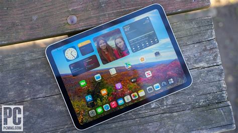 The Advantages and Restrictions of Wireless Streaming on Apple's Tablet