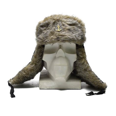 The Cozy Appeal of the Ushanka Hat: Exploring its Cold Weather Features