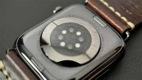 The Drawbacks of Continuously Visible Information in Timepiece from Apple