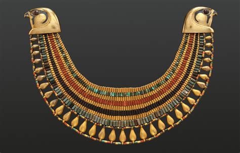 The History of Golden Necklaces: From Ancient Egypt to Modern Times