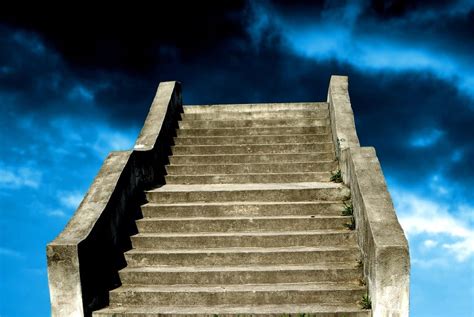 The Importance of Stairs in the Interpretation of Dreams