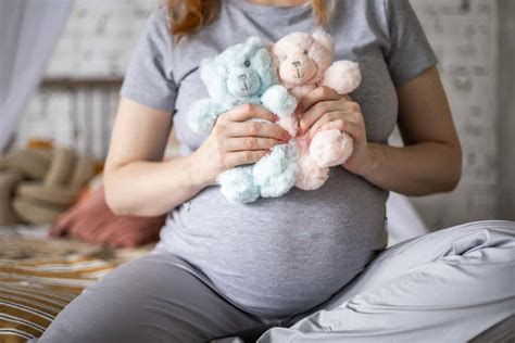 The Link Between Twin Dreams and the Experience of Expecting a Baby