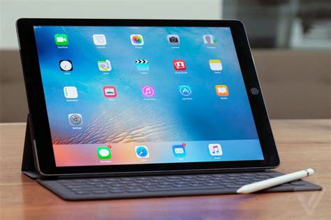 The Pros and Cons of iPad and Android