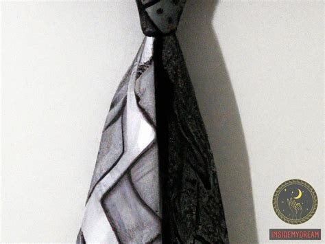 The Symbolic Meaning of Neckties in Dreams