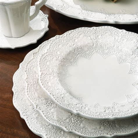 The Symbolic Significance of Delicate Ceramic Dinnerware in Dream Interpretation