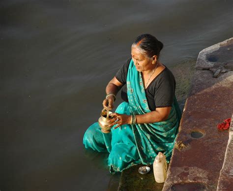 The Symbolic Significance of Immersing in a Reverie of the Water Ritual for Females