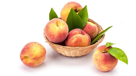 The Symbolism of Enjoying Peaches in Your Dreams