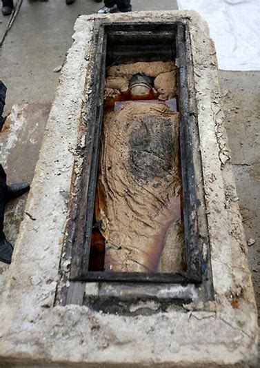 The Unexpected Revelation: Astonishingly Preserved Body Found Inside the Casket