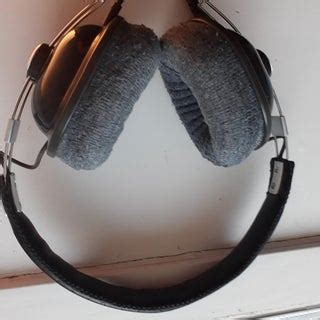 Transforming Used Socks into Cozy Padding for Headphones