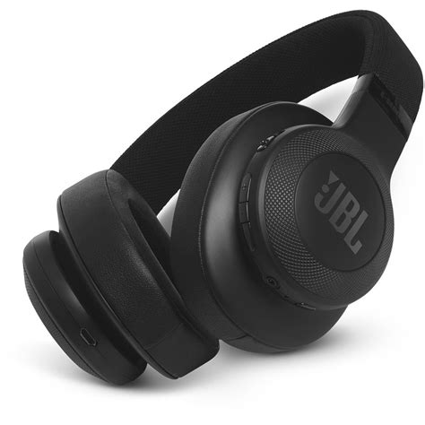 Understanding the Basics of Sound Isolation in JBL Over-ear Headphones