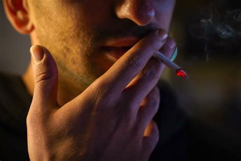 Understanding the Impact of Smoking Habits on Dreams Surrounding Excessive Ash of Cigarettes