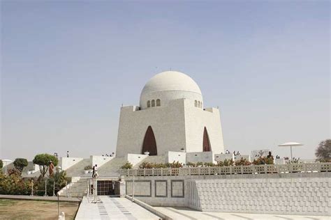 Unveiling Notable Burial Sites: Tales of Famous Tombs