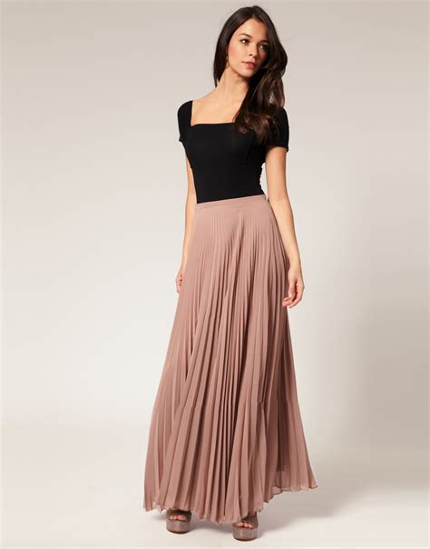 Versatile Fashion: Styling Long Thin Skirts for Various Occasions