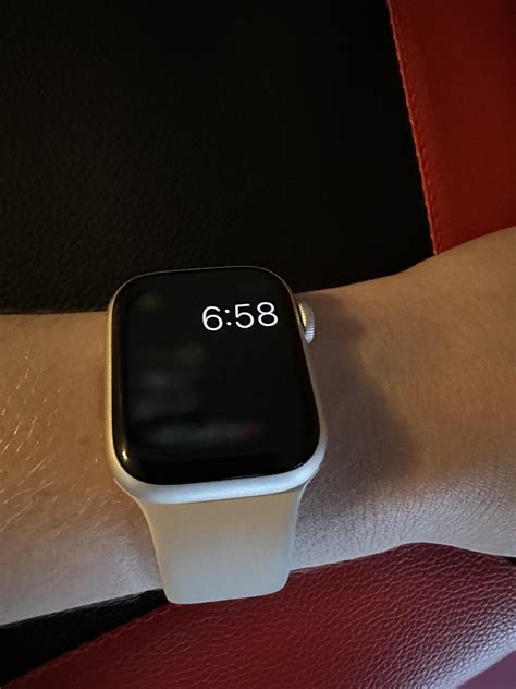 Why Dimming the Display of the Apple Watch 8 is Crucial