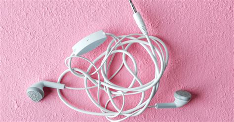 Why Do Headphone Cords Get Tangled and How to Prevent It